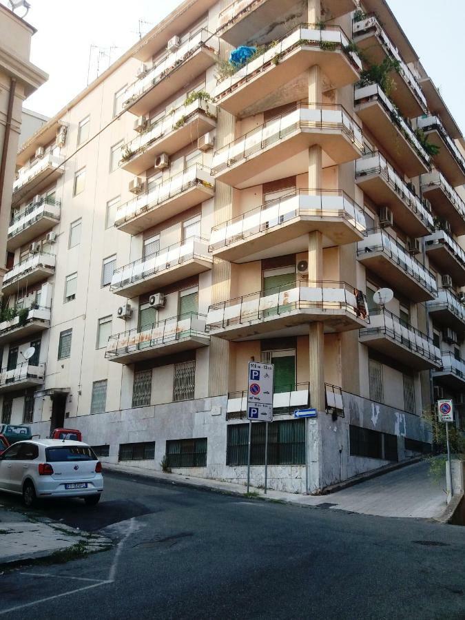 Appartamento Signorile Ambienti Sanificati Messina Kültér fotó